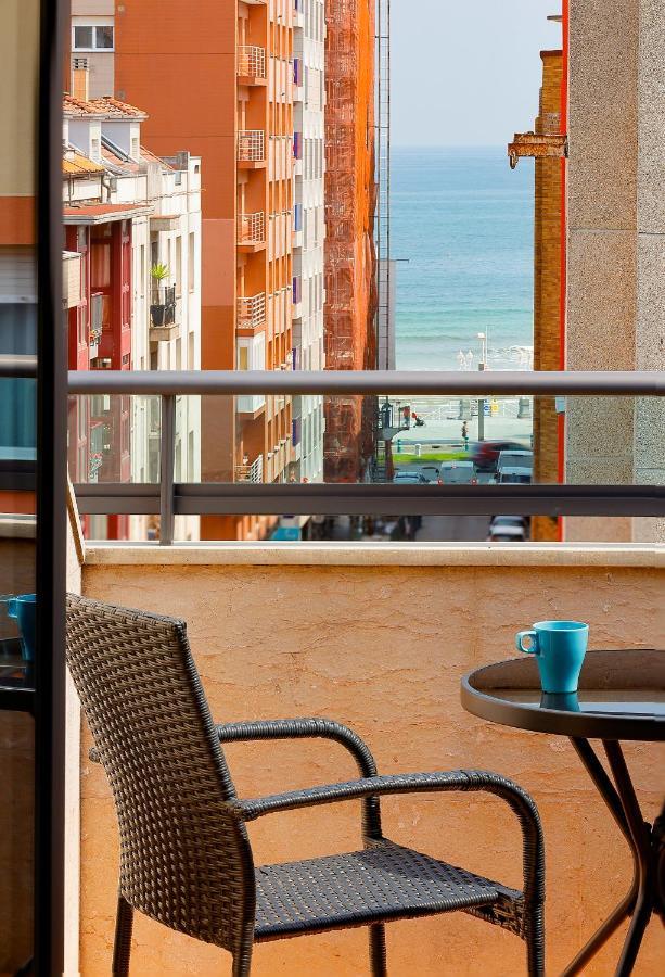 Atico Con Terraza, Vistas Al Mar Y Parking En Playa De S Lorenzo 希洪 外观 照片